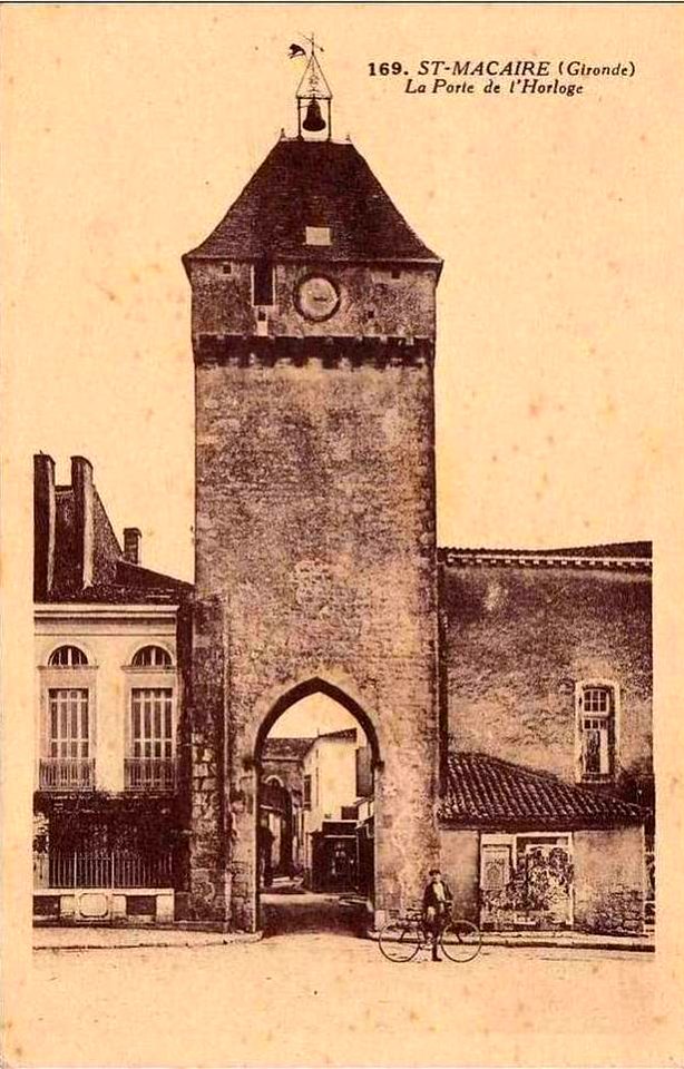 Saint-Macaire - porte de l'horloge 1