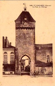 Saint-Macaire - porte de l'horloge 1