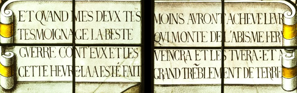 Saint-Chapelle de Vincennes - Baie 3 - Texte de la dixième vision de l'Apocalypse - les deux témoins (bgw17 0823)