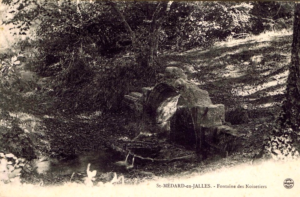 Saint-Médard-en-Jalles - Fontaine des noisetiers 2