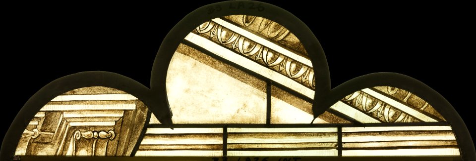 Saint-Chapelle de Vincennes - Baie 3 - Tête de lancette à décor d'architecture (bgw17 0827)
