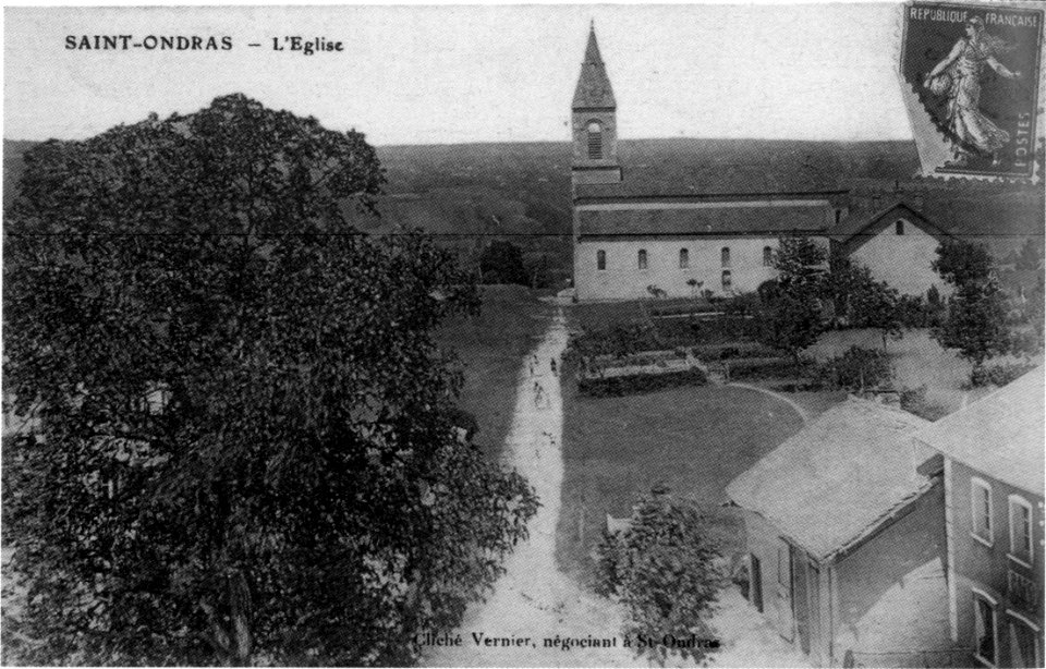 Saint-Ondras, l'église 1912, p220 de L'Isère les 533 communes - cliché Vernier négociant à St Ondras
