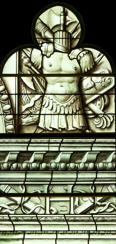 Saint-Chapelle de Vincennes - Baie 5 - Trophée d'armes et Décor d'architecture (bgw17 0975)