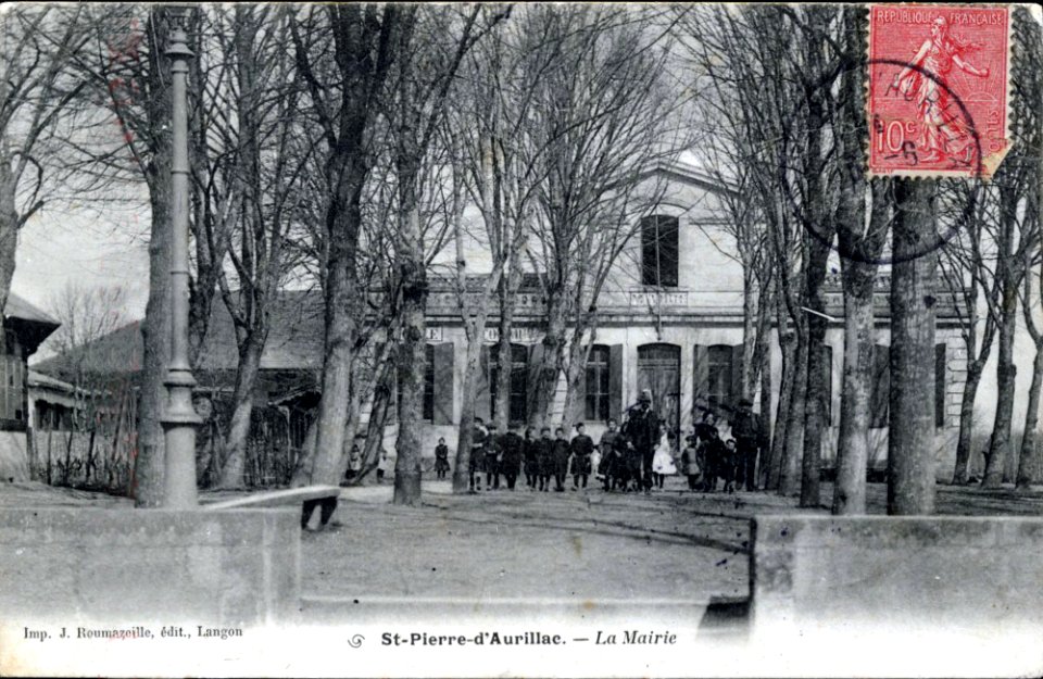 Saint-Pierre-d'Aurillac - Mairie 2