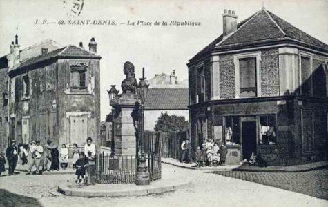 Saint-Denis.Place de la République.Quartier du Bel-Air