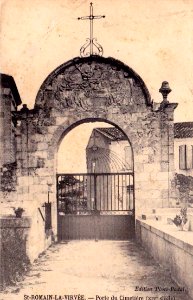 Saint-Romain-la-Virvée - portail cimetière 1