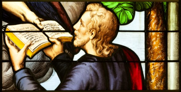 Saint-Chapelle de Vincennes - Baie 3 - Saint Jean et le livre (bgw17 0843)