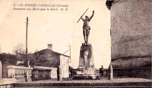 Saint-Pierre-d'Aurillac - Monument aux morts 1