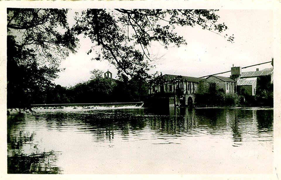 Saint-Seurin-sur-l'Isle - bords de l'Isle et usine 10