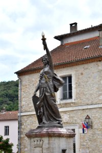 Saint-Pons-de-Thomières - Fontaine de la République 03