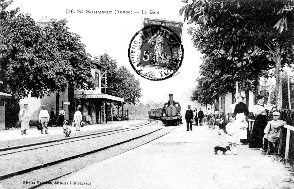 Saint-Sauveur-en-Puisaye gare 1