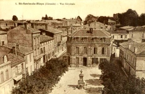 Saint-Savin - Place Duffaure 3