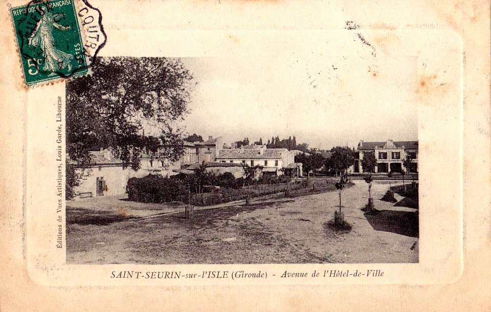 Saint-Seurin-sur-l'Isle - avenue de l'Hôtel de ville