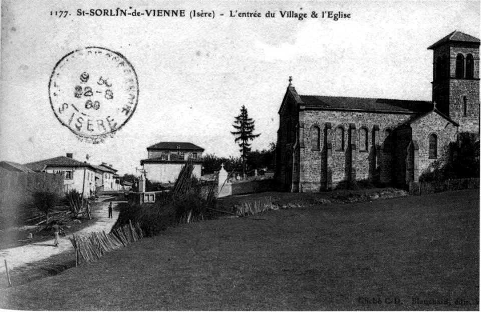 Saint-Sorlin-de-Vienne, l'entrée du village et l'église, 1909, p229 de L'Isère les 533 communes - cliché C D, Blanchard éditeur, Vienne