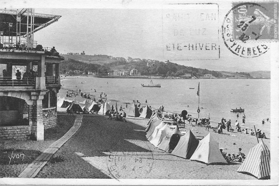 Saint-Jean-de-Luz-La plage et la riante colline de Ciboure-Yvor 3N