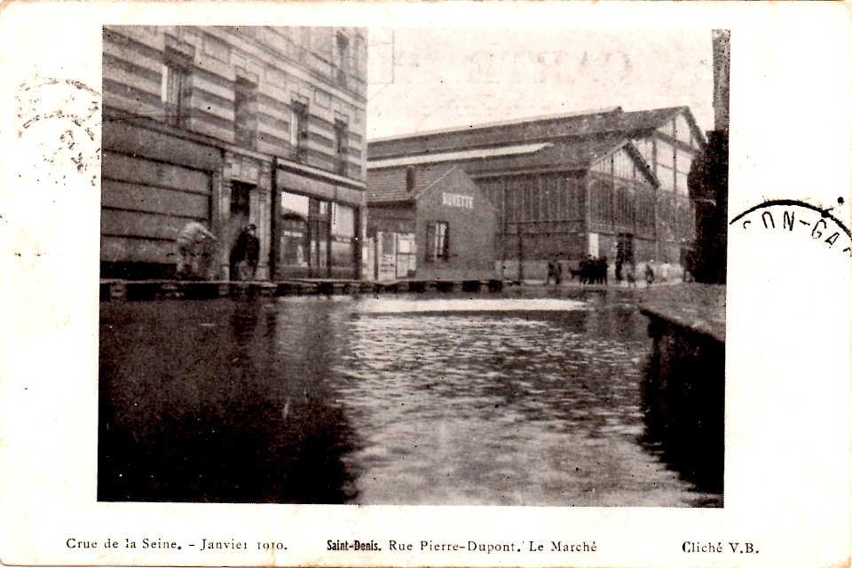 Saint-Denis.Rue Pierre-Dupont.Marche