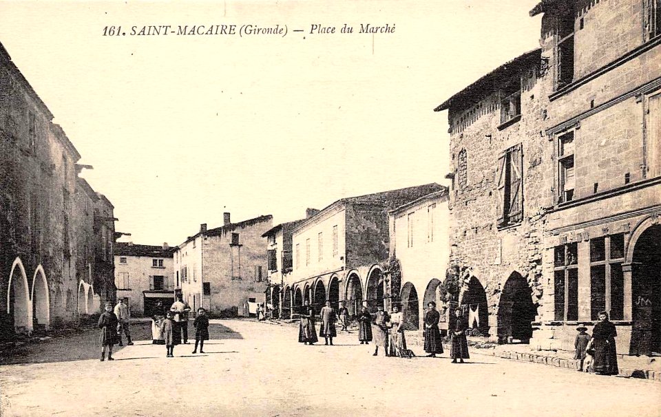 Saint-Macaire - place Marcadieu 1