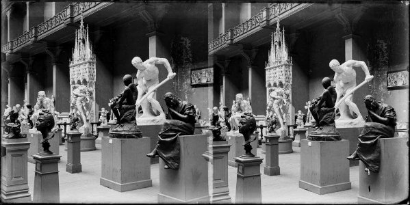 Sala del Palau de Belles Arts del parc de la Ciutadella amb escultures (AFCEC BORDAS D 4342)