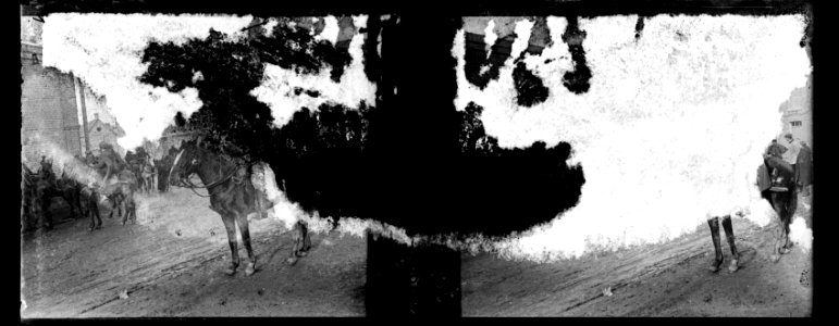 Saleux. Passage de goumiers - Fonds Berthelé - 49Fi782