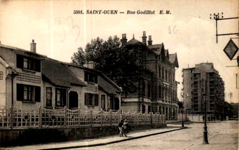 Saint-Ouen-sur-Seine.Rue Godillot