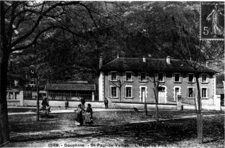 Saint-Paul-de-Varces, l'hotel de ville, 1909, p221 de L'Isère les 533 communes - E R photo