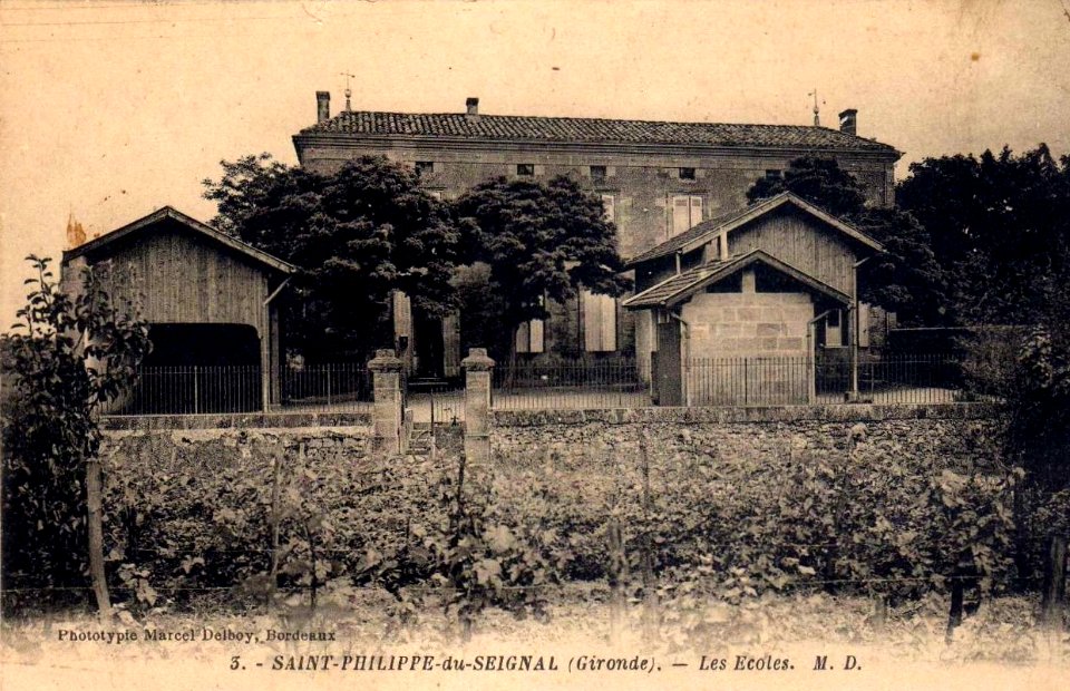 Saint-Philippe-du-Seignal - écoles 1