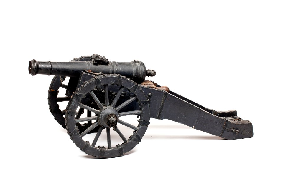 Salutkanon av svartmålat gjutjärn, från 1650-1700 - Skoklosters slott - 97182