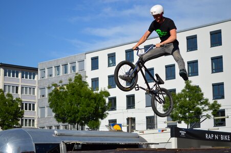 Monnem bike jump bike