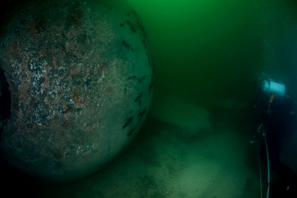 Salvage survey 141230-N-BJ254-033