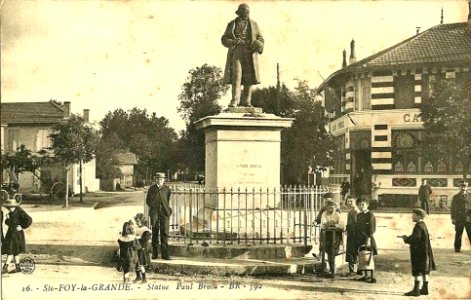 Sainte-Foy-la-Grande - Place Paul-Broca 5
