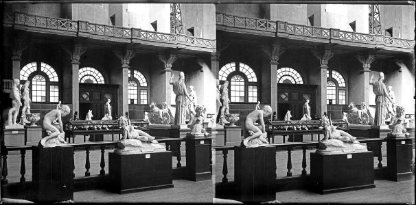 Sala del Palau de Belles Arts del parc de la Ciutadella amb escultures (AFCEC BORDAS D 4338)