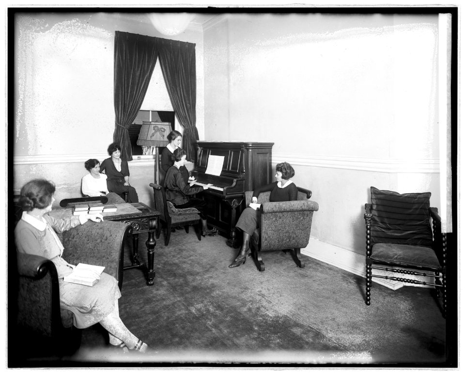 Salvation Army, Dewey Hotel, parlor, (Washington, D.C.) LCCN2016823803