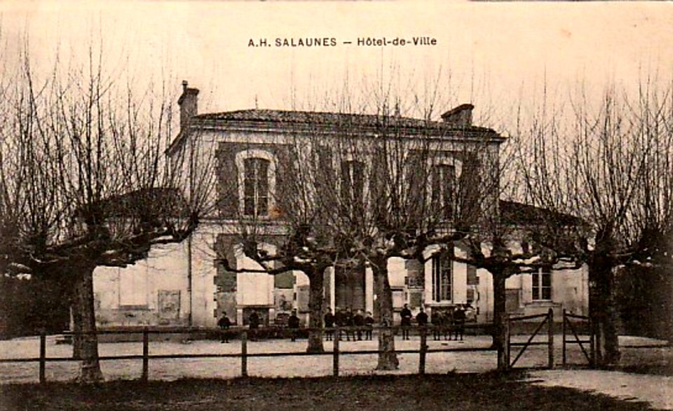 Salaunes - Hôtel de ville
