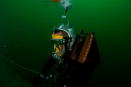 Salvage survey 141230-N-BJ254-015