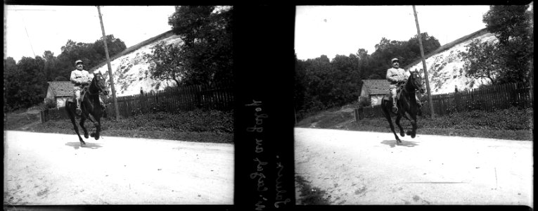 Saleux. M. Cazals au galop - Fonds Berthelé - 49Fi147