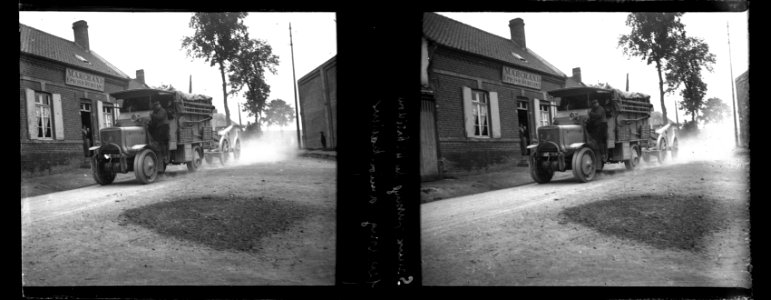 Saleux. Passage du 4e d'artillerie. 120 long. Camion-tracteur - Fonds Berthelé - 49Fi803