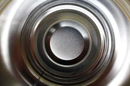 Metal container metallic