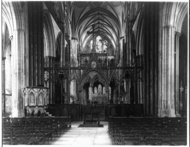 Salisbury Cathedral nave LCCN2016653100