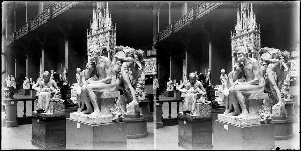 Sala del Palau de Belles Arts del parc de la Ciutadella amb diverses escultures (AFCEC BORDAS D 3877)