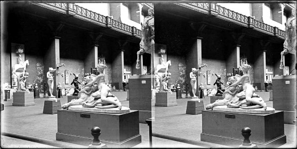 Sala del Palau de Belles Arts del parc de la Ciutadella amb escultures (AFCEC BORDAS D 4341)