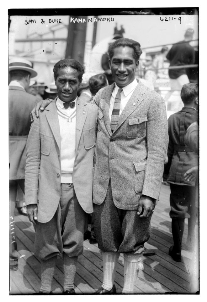 Sam & Duke Kahanamoku LCCN2014717339