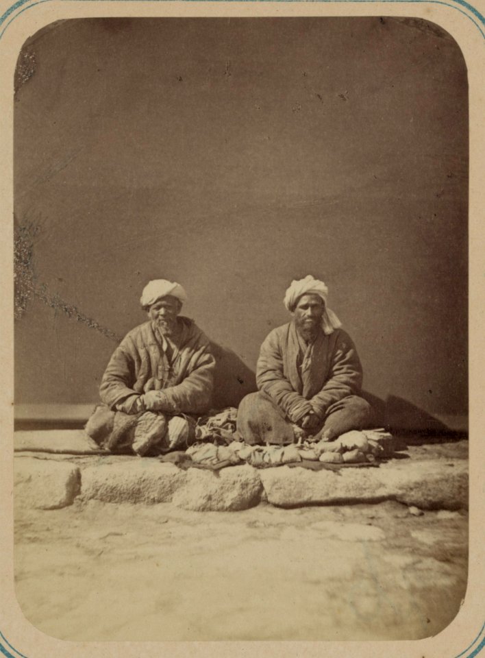 Samarkandskii bazar i ego tipy. Doktor prodaiushchii lekarstva (tabibi daru-furush) LCCN2007682578