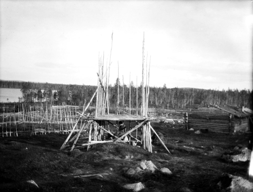 Saldeluövvi, Salminiemi, talvitalo