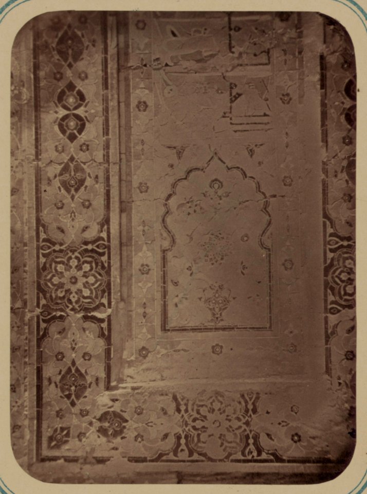 Samarkandskiia drevnosti. Grobnitsa sviatago Kussama ibni Abassa (Shakh-Zinde) i mavzolei pri nei. Mavzolei Aine-Khane (Emira Mussa (sic)). Chast' otdielka na fasadie LCCN2007686767