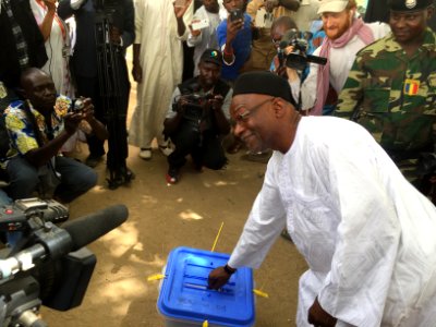 Saleh Kebzabo votes during the 2016 presidential election2