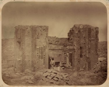 Samarkandskiia drevnosti. Grobnitsa sviatago Kussama ibni Abassa (Shakh-Zinde) i mavzolei pri nei. Mavzolei Emira Assada (Abdul'-Kaium.) Fasad LCCN2007702444