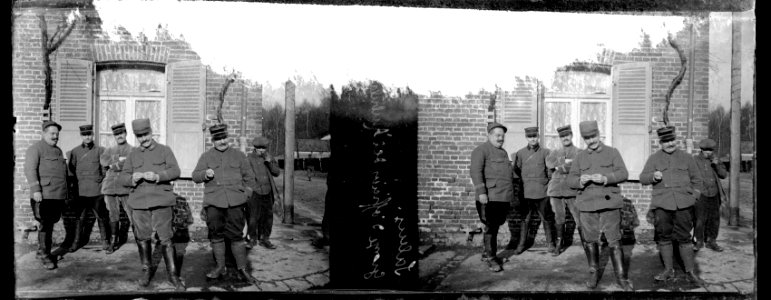 Saleux. Groupes d'officiers de l'ambulance - Fonds Berthelé - 49Fi826