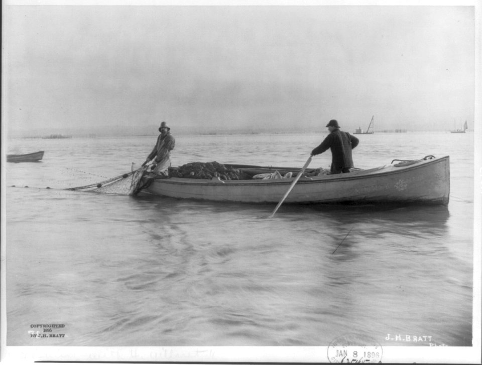Salmon fishing on Columbia River, Ore.- fishing with the gillnet LCCN2006688452