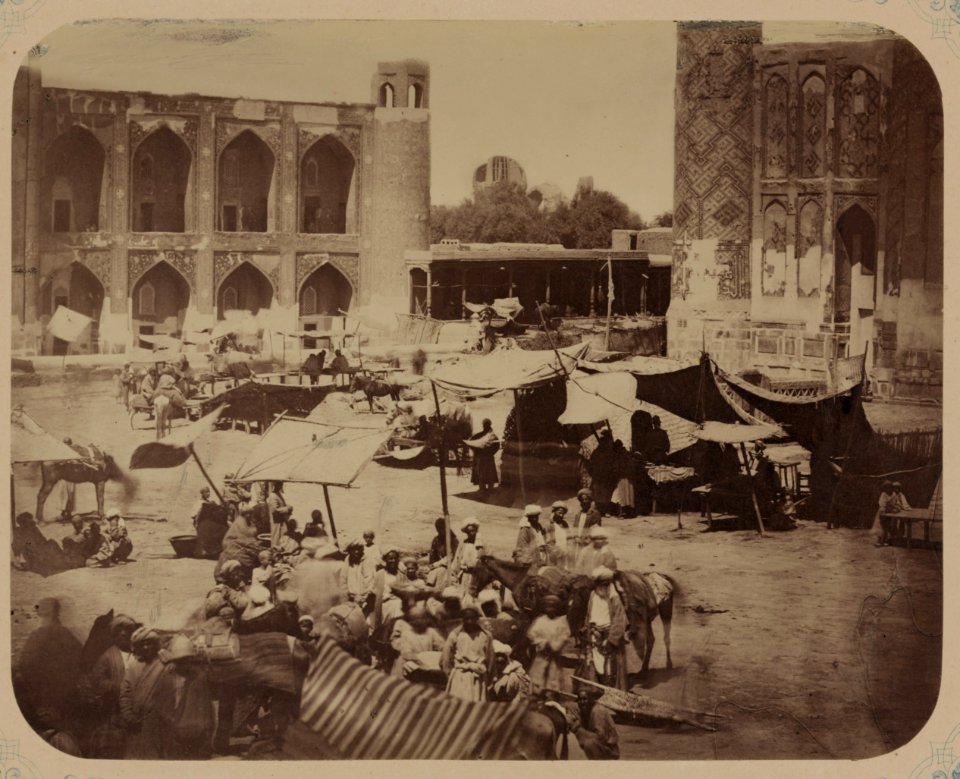 Samarkandskii bazar i ego tipy. Bazarnaia ploshchad mezhdu trekh medrese (Rigistan (sic)) LCCN2002710107