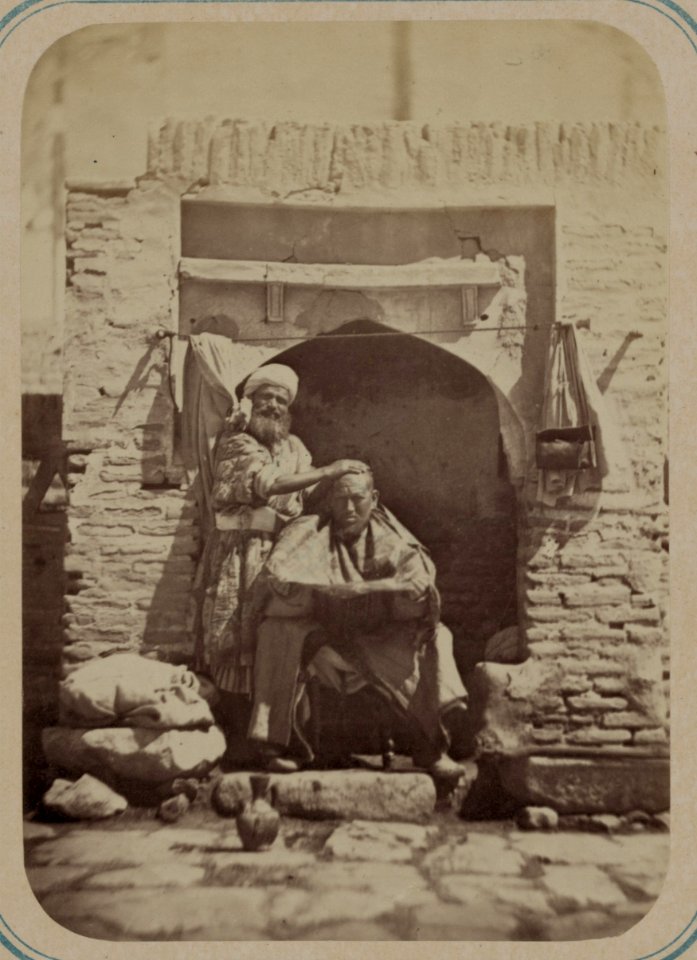 Samarkandskii bazar i ego tipy. Tsyrul'nik (sic) (serterash) LCCN2007682579